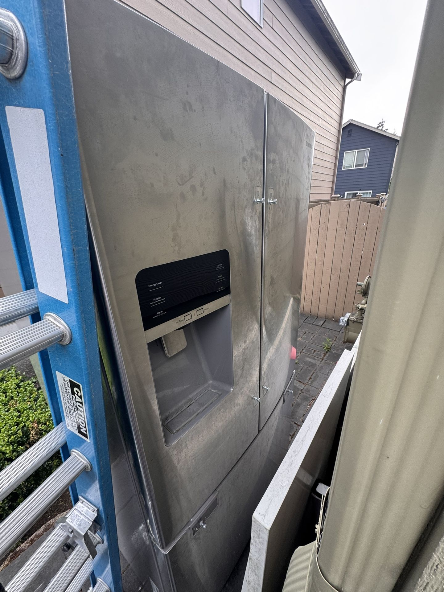 Samsung Refrigerator, Priced to sell