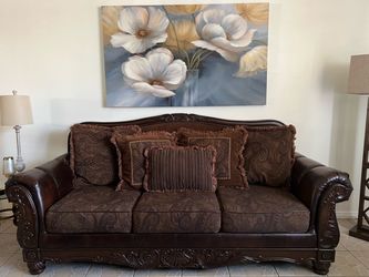 Traditional Leather Couch Set - great condition