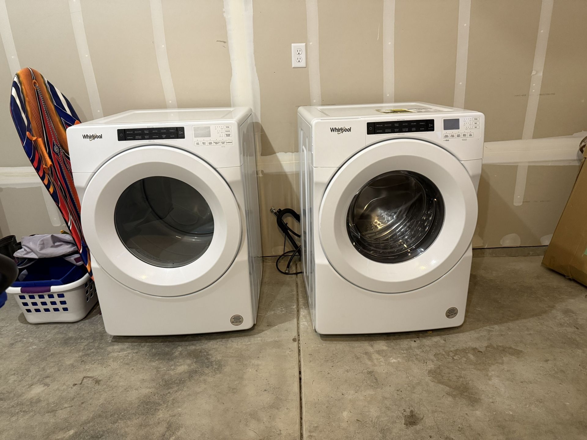 Like New Whirlpool Washer & Dryer