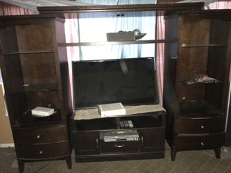 Entertainment center