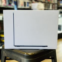 MacBook Air M3 Chip 13 Inch