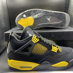 Air Jordan 4 Thunder 2023 - Size 9.5