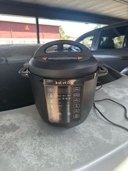 Instant Pot 7-in-1 Multi-Functional Programmable Pressure Cooker (6-Quart)