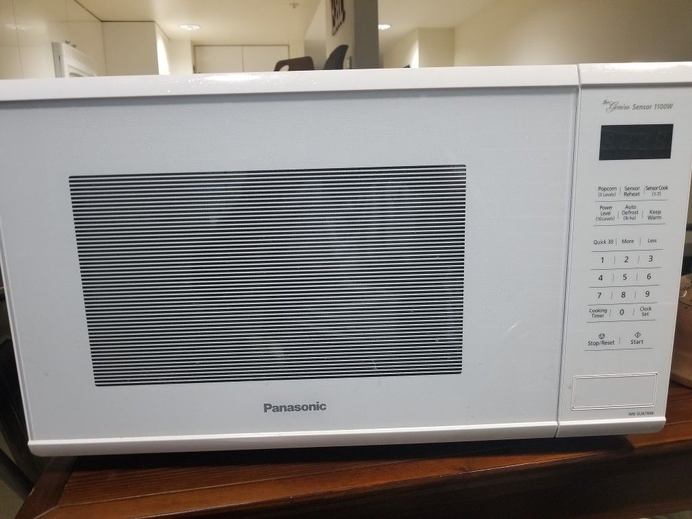 Panasonic 1100 W microwave
