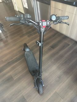 Kaabo Mantis PRO Electric Scooter | 60V 24.5Ah LG Battery | Dual Motor | 405 Miles