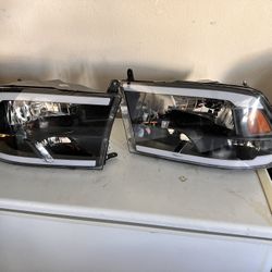 Dodge Ram 09-18 Headlights with LED