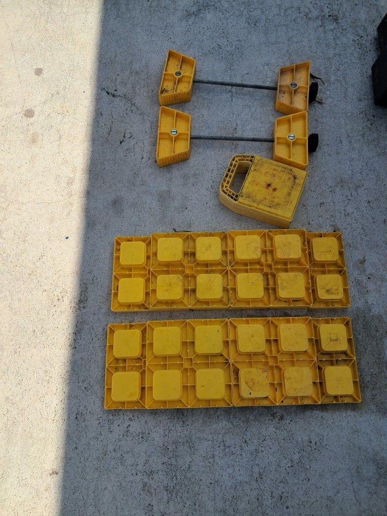 R v kit Leveling blocks and wheelchalks