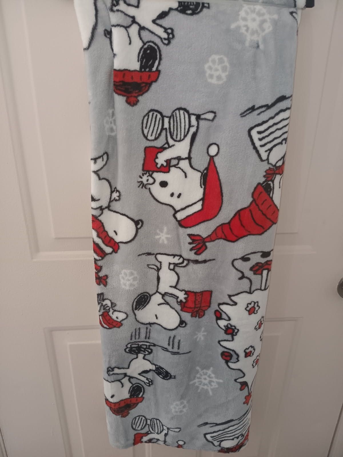 Snoopy Plush Throw Blanket 50inx70in
