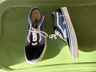 Shoes sneaker size 10