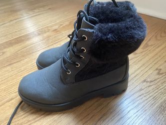 Girl Black Boots BCBG- 3- 