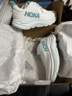 HOKA Women's Clifton 10 Running Shoes