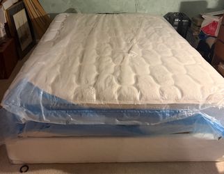 queen mattress and box
