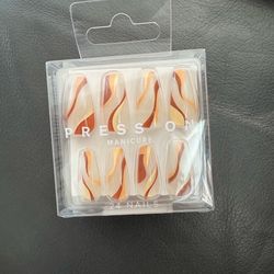 Press on nails