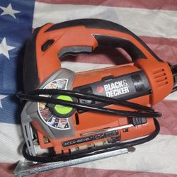 B&D jigsaw with some blades 