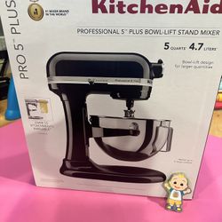 Kitchenaid Professional Mixer 5 plus, Never Opened