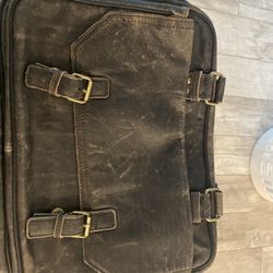 Black River Distressed Messenger Bag