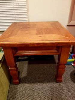 End table/nightstand