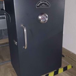  Electric Smoker – Smoky Mountain Series (Great Outdoors)