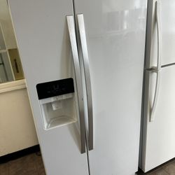 Whirlpool 33 Inches Wide White Side By Side Refrigerator 