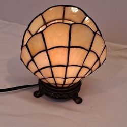 Vintage Art Deco Tiffany Style Clam Shell Lamp