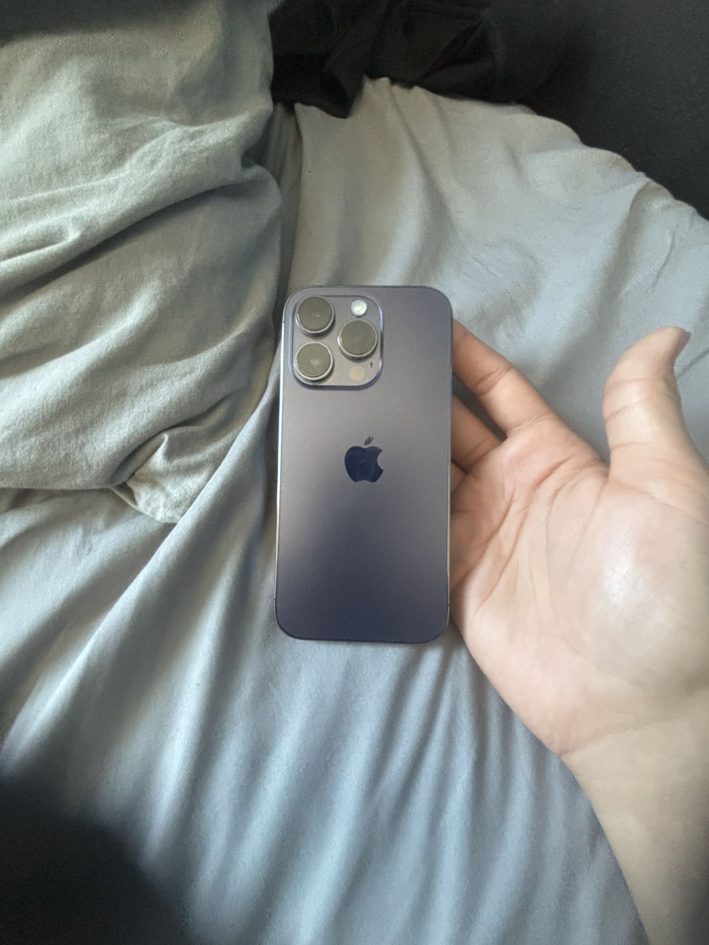 ICLOUD LOCKED iphone 14 pro max