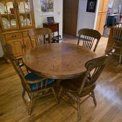 Oak 4 Claw Pedistal Round Table with Leaf and 4 Chairs