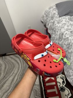 Lighting McQueen’ Crocs 