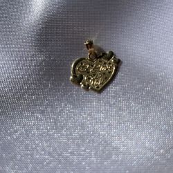 Solid 10K Yellow Gold Heart Pendant 1.06 Grams
