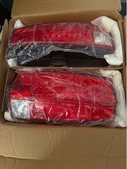 07-14 Escalade Taillights