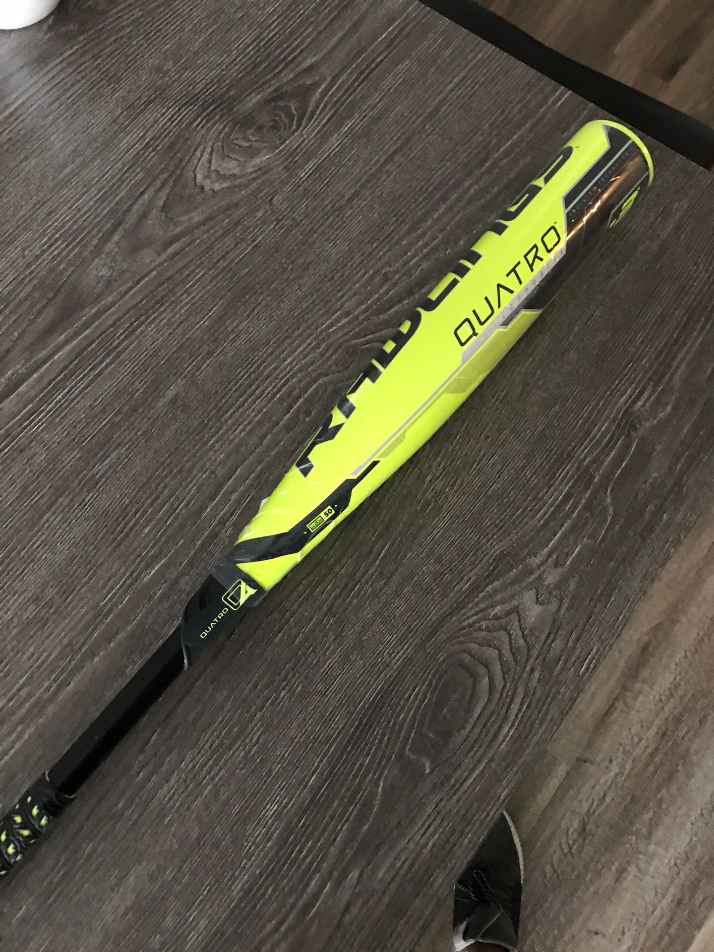 Brand new Rawlings Quattro 33 inch/30 ounce baseball bat