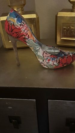 Jessica Simpson Stiletto SZ 6