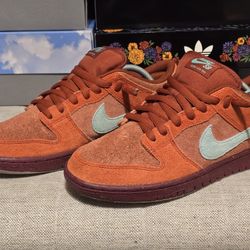 Nike SB Red Mystic