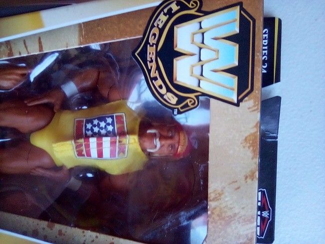 WWE Elite Collection Action Figure Hulk Hogan Autographed 