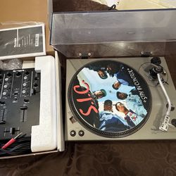 Vintage Technics SL-1400 Direct Drive vinyl record turntable & Numark Mixer