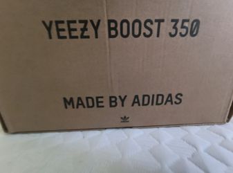 Selling mono mist color way Yeezy 350 boost v2 size 9