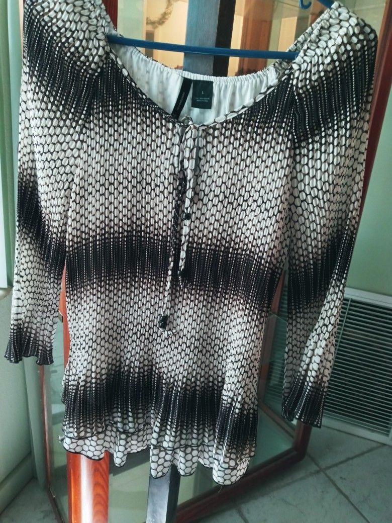 ND New Directions. Size: L. Material is 100% Polyester