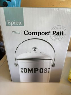 1.3  gallon compost pail 