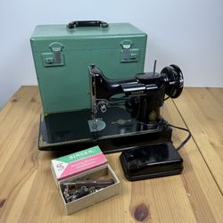Vintage 1953 Singer Featherweight Sewing Motor Machine 221– With Foot Controller And Spare Parts