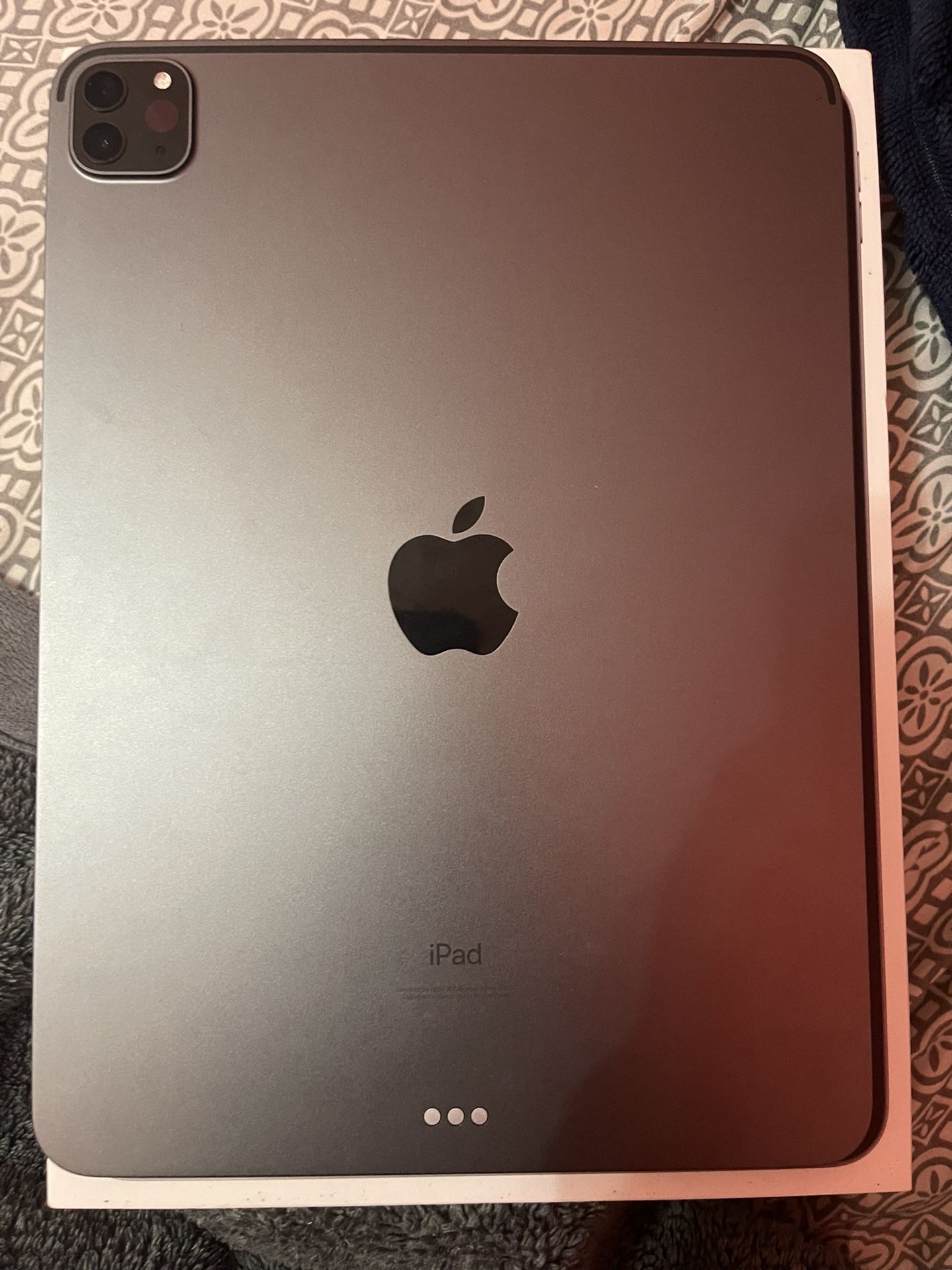 Apple iPad Pro Tablet 11 Inch 256 GB Silver