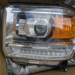 2018 GMC Sierra SLT Driver Side Headlight 