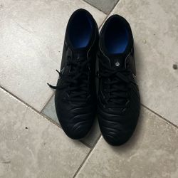 Nike Legend 10 Pro Firm Ground Soccer Cleats (Black/Chrome-Hyper Royal)