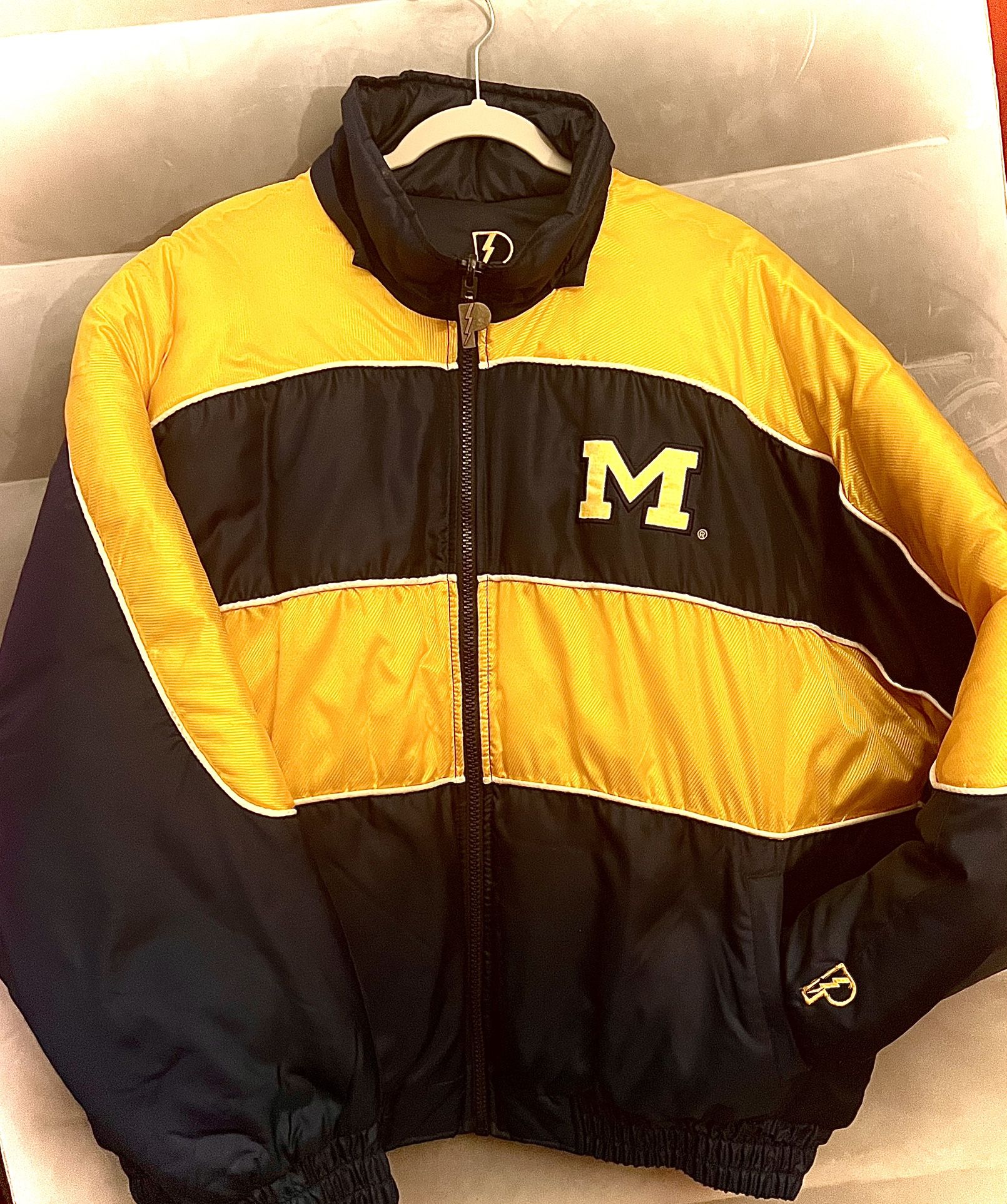 Vintage 90s University Of Michigan Wolverines Pro Player Puffer Jacket Size XXL