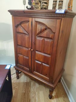 CHERRY WOOD VINTAGE CABINET EXCELLENT CONDITION