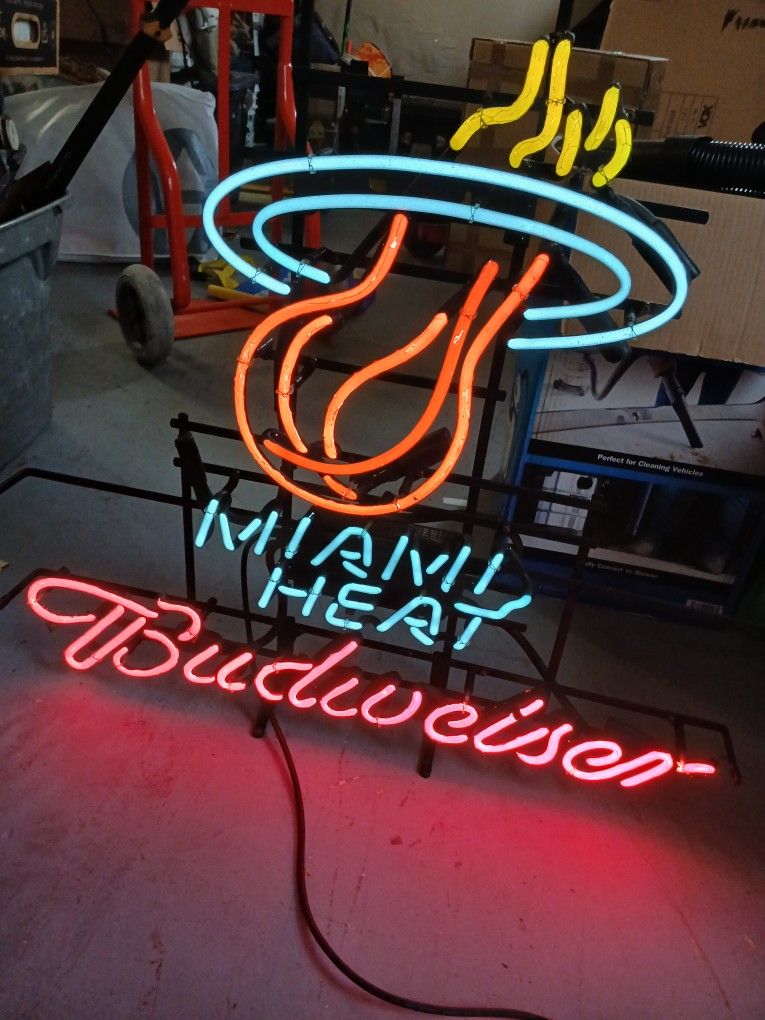 Miami Heat Neon Light 🔥