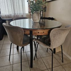 Dinning Table And Chairs
