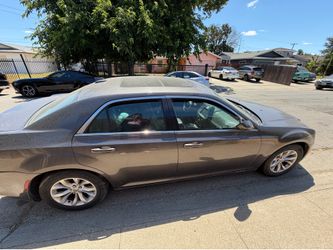 Chrysler 300 4D SEDAN