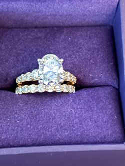 Stunning bridal engagement set