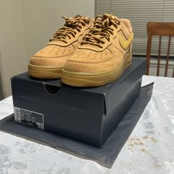 Nike Air Force 1 flax size 9.5
