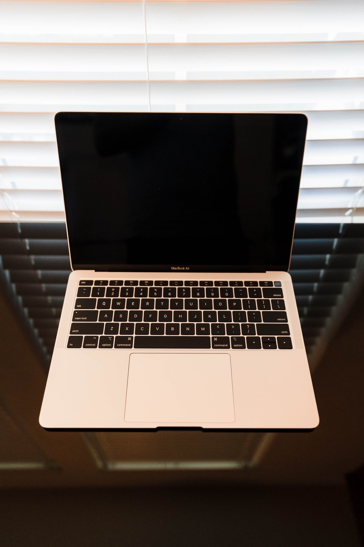 2020 MacBook Air M1 - 512gb