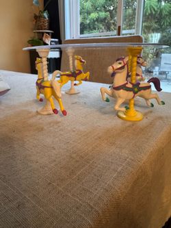 Wilton Carousel Horses Cake Separator Set